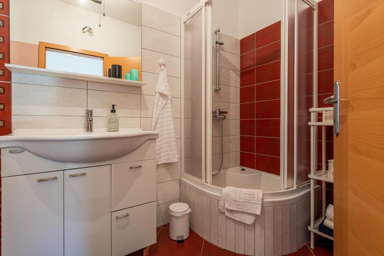 Apartment Brgacelj カリ エクステリア 写真